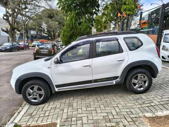 RENAULT-DUSTER-2014