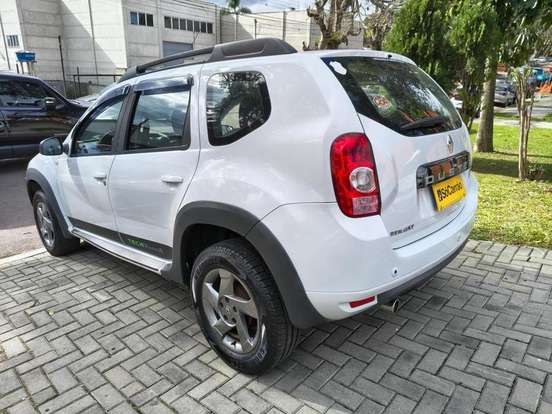 RENAULT-DUSTER-2014