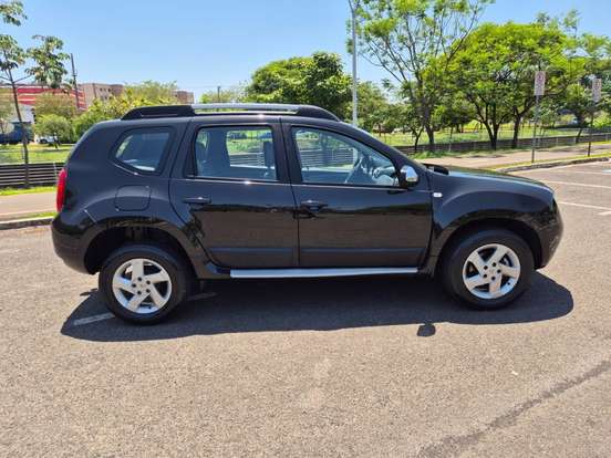 RENAULT-DUSTER-2014