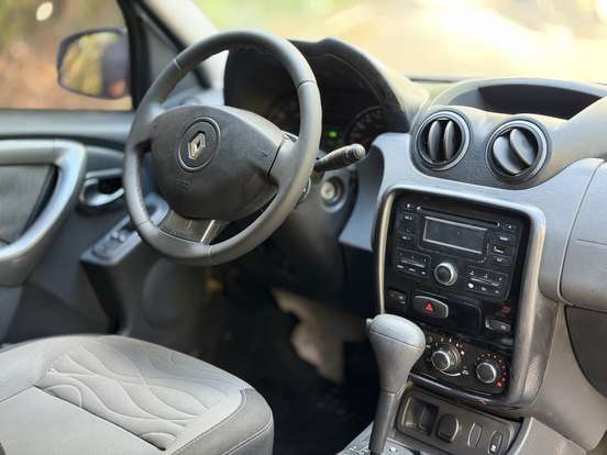 RENAULT-DUSTER-2014
