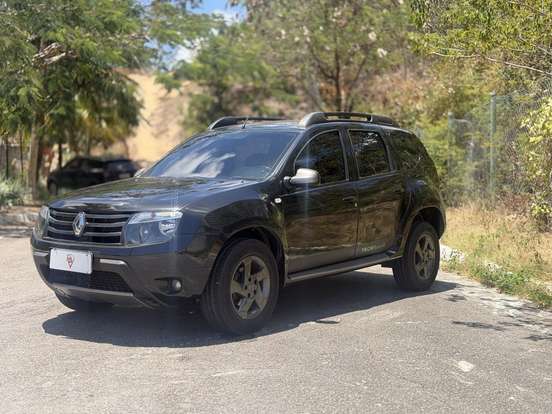 RENAULT-DUSTER-2014