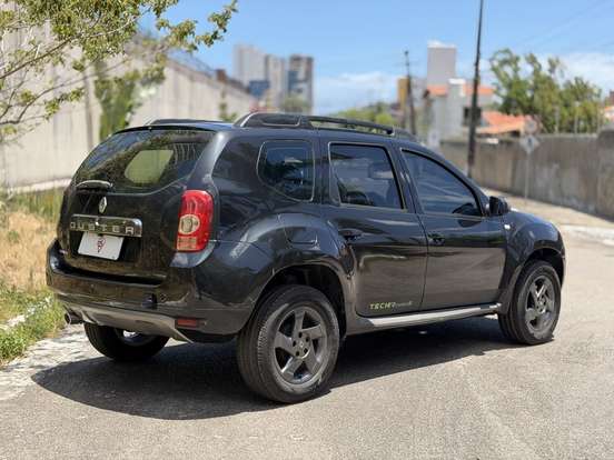 RENAULT-DUSTER-2014