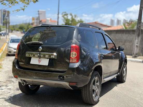RENAULT-DUSTER-2014