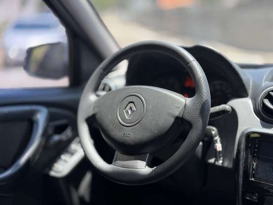 RENAULT-DUSTER-2014