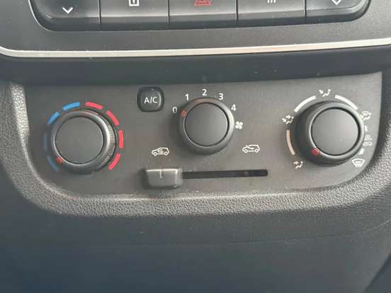 RENAULT-KWID-2017
