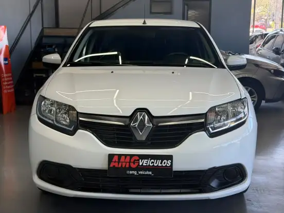 RENAULT-LOGAN-2018