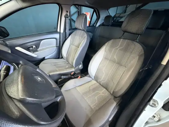 RENAULT-LOGAN-2018