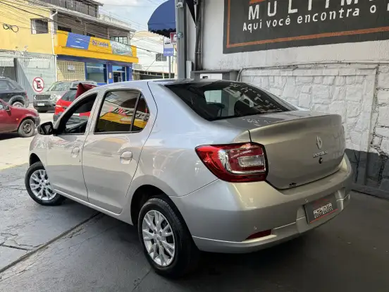 RENAULT-LOGAN-2024