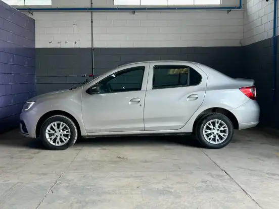 RENAULT-LOGAN-2024