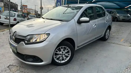 RENAULT-LOGAN-2014