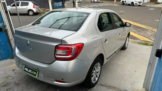 RENAULT-LOGAN-2014