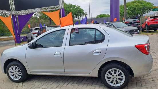 RENAULT-LOGAN-2024
