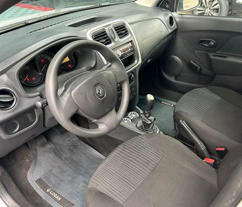 RENAULT-LOGAN-2014