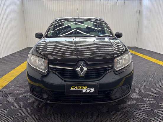 RENAULT-LOGAN-2014