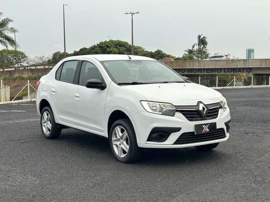 RENAULT-LOGAN-2022
