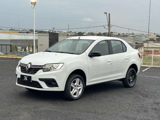 RENAULT-LOGAN-2022