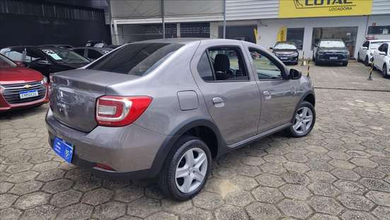 RENAULT-LOGAN-2021