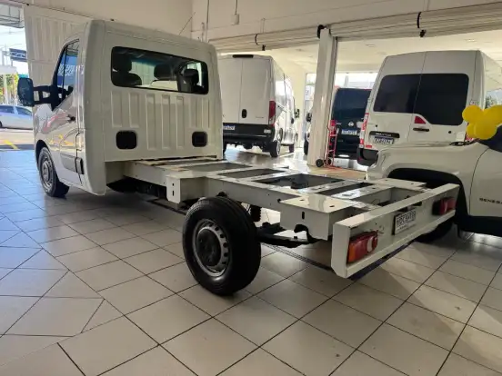 RENAULT-MASTER-2023