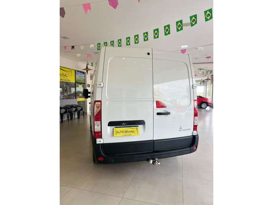 RENAULT-MASTER-2025
