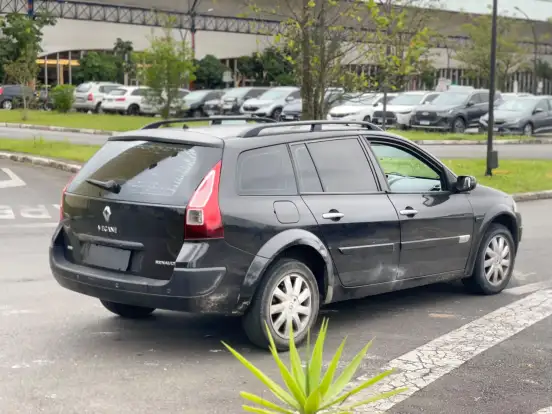 RENAULT-MEGANE-2011