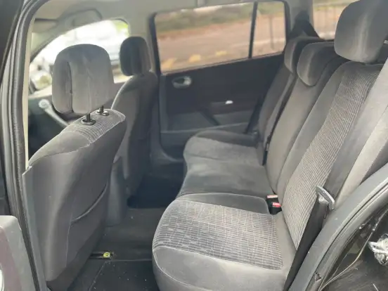 RENAULT-MEGANE-2011