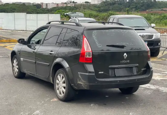 RENAULT-MEGANE-2011