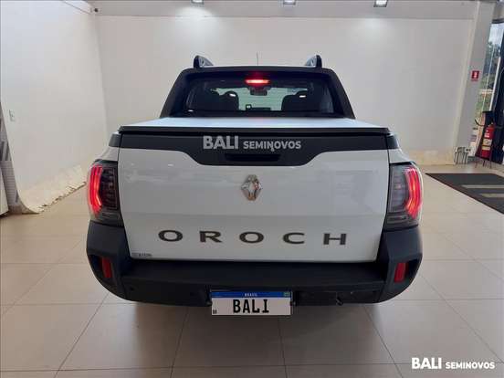 RENAULT-OROCH-2023