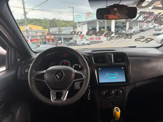 RENAULT-SANDERO-2019