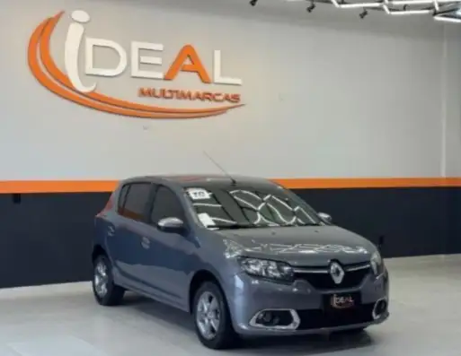 RENAULT-SANDERO-2017