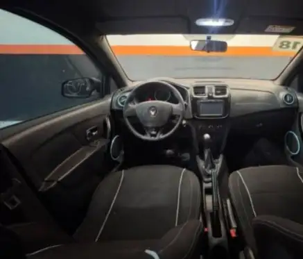 RENAULT-SANDERO-2017