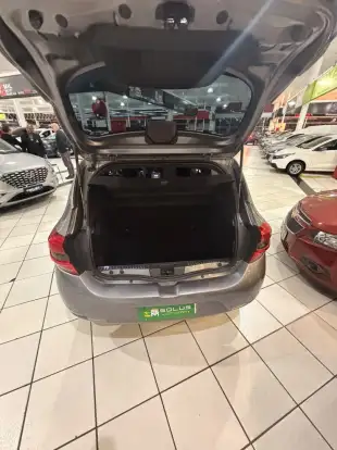 RENAULT-SANDERO-2019