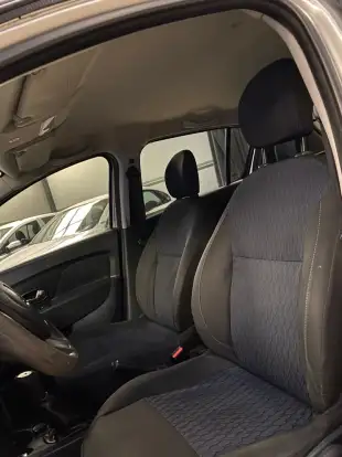 RENAULT-SANDERO-2015