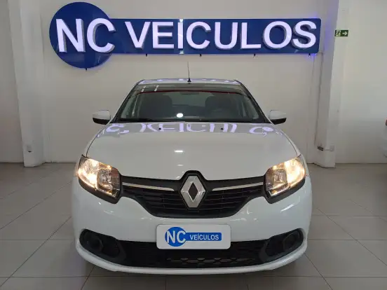 RENAULT-SANDERO-2017