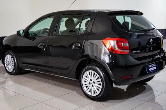 RENAULT-SANDERO-2016