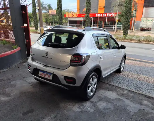 RENAULT-SANDERO-2016