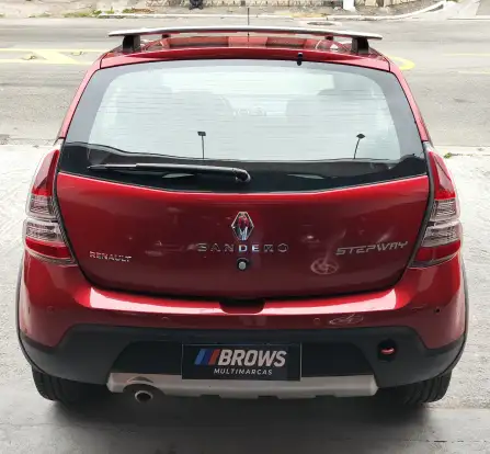 RENAULT-SANDERO-2011
