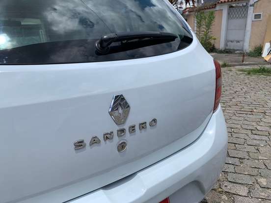 RENAULT-SANDERO-2019