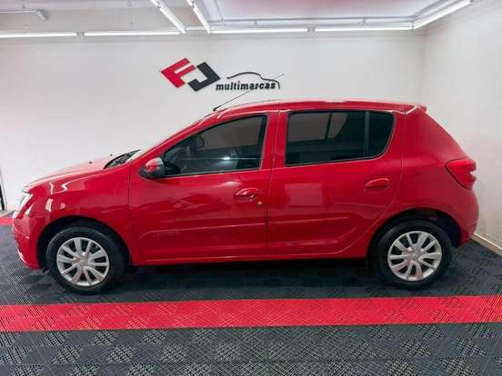 RENAULT-SANDERO-2019