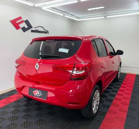RENAULT-SANDERO-2019