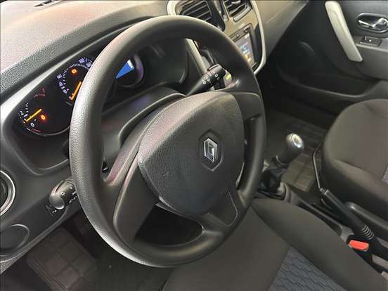 RENAULT-SANDERO-2016