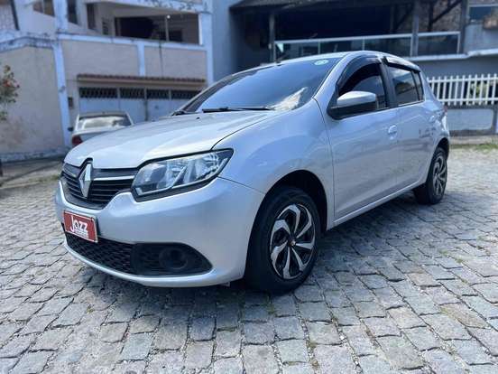 RENAULT-SANDERO-2018
