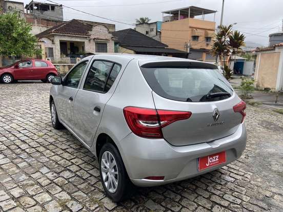 RENAULT-SANDERO-2020