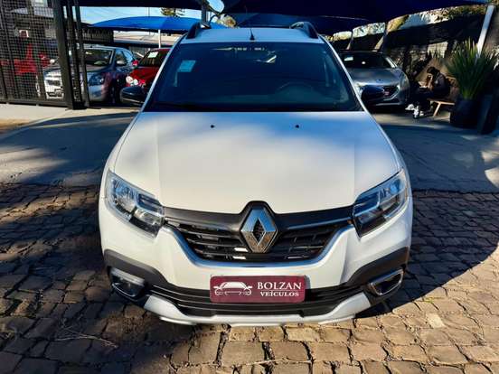 RENAULT-SANDERO-2022