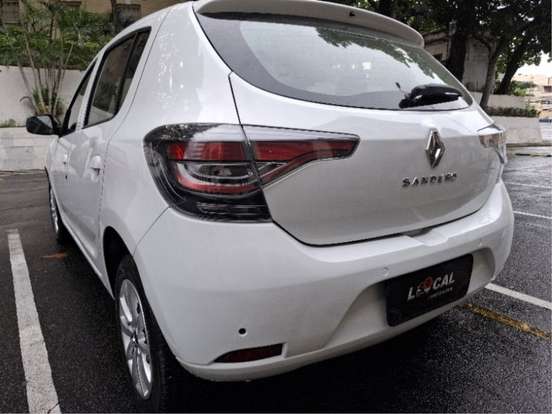RENAULT-SANDERO-2022
