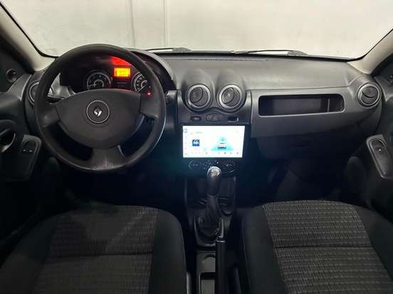 RENAULT-SANDERO-2012