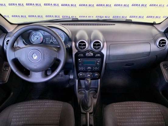 RENAULT-SANDERO-2013