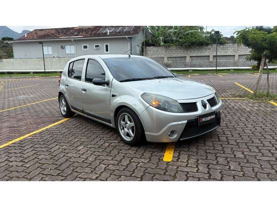 RENAULT-SANDERO-2009