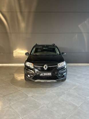 RENAULT-SANDERO-2018