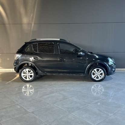 RENAULT-SANDERO-2018
