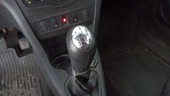 RENAULT-SANDERO-2021